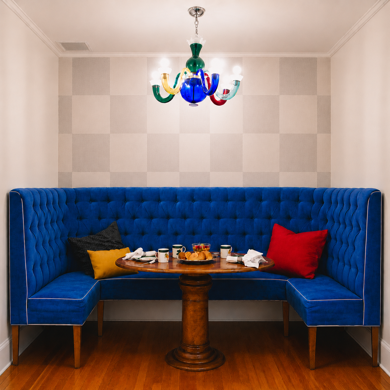 Maison kitchen banquette